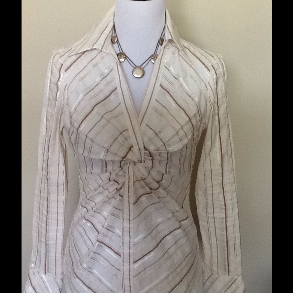 CACHE FITTED V-NECK GATHERED FRONT BLOUSE